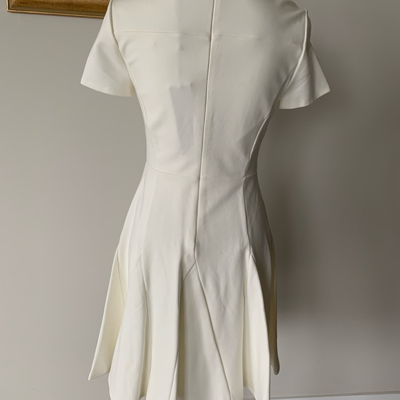 Off white classic flare dress with short sleeve - Picture 7 of 8